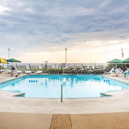 Hotel Boardwalk 705 Вирджиния-Бич Экстерьер фото