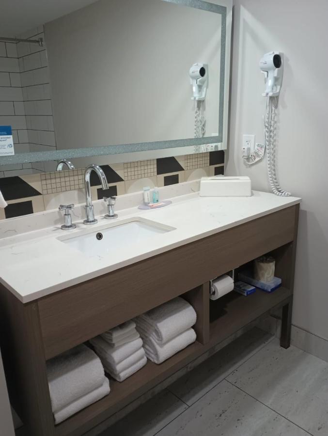 Hotel Boardwalk 705 Вирджиния-Бич Экстерьер фото