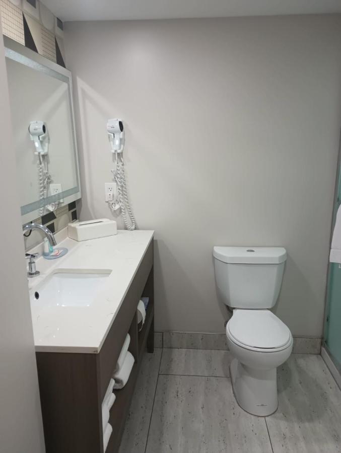 Hotel Boardwalk 705 Вирджиния-Бич Экстерьер фото
