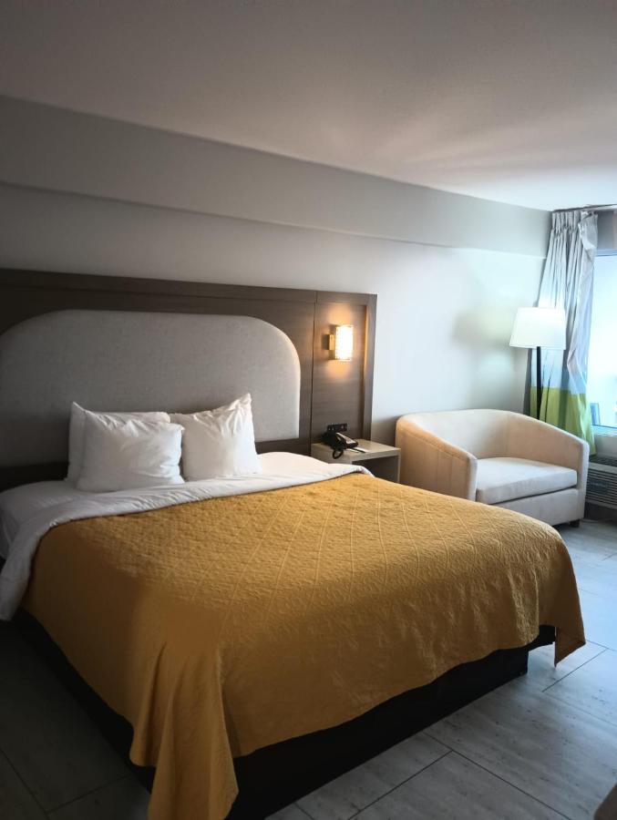 Hotel Boardwalk 705 Вирджиния-Бич Экстерьер фото