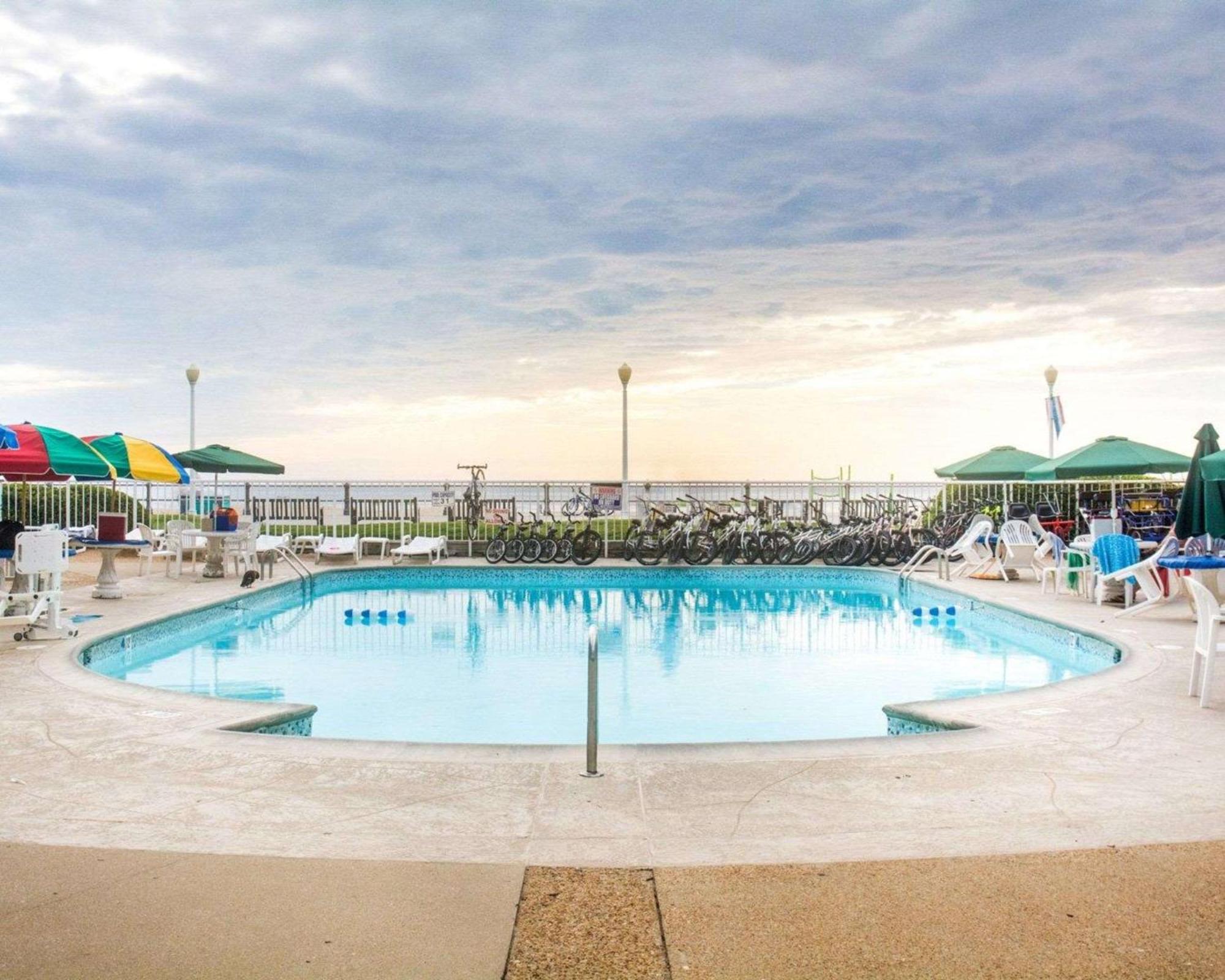 Hotel Boardwalk 705 Вирджиния-Бич Экстерьер фото