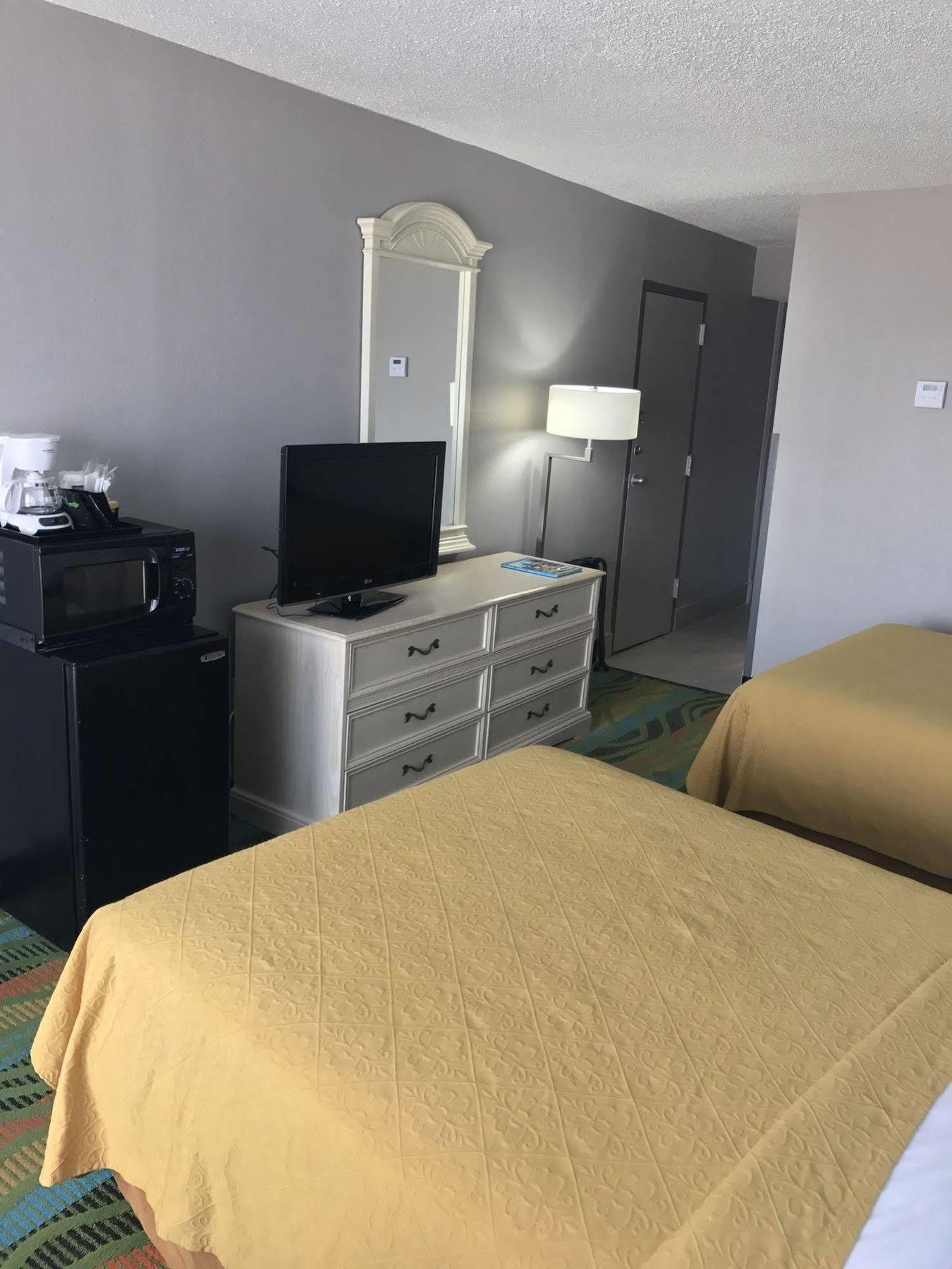 Hotel Boardwalk 705 Вирджиния-Бич Экстерьер фото